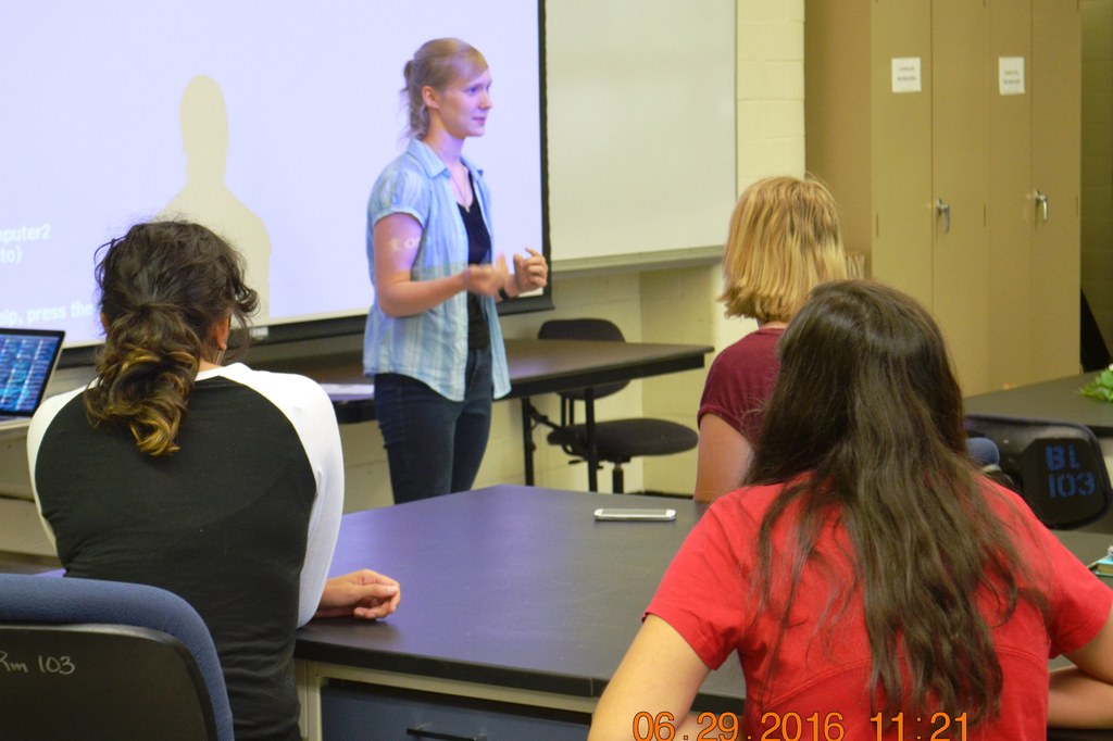 Presenter and Plant Pathology minor Sara Getson (2nd from left) | Image: Nancy Wenner, Penn State University
