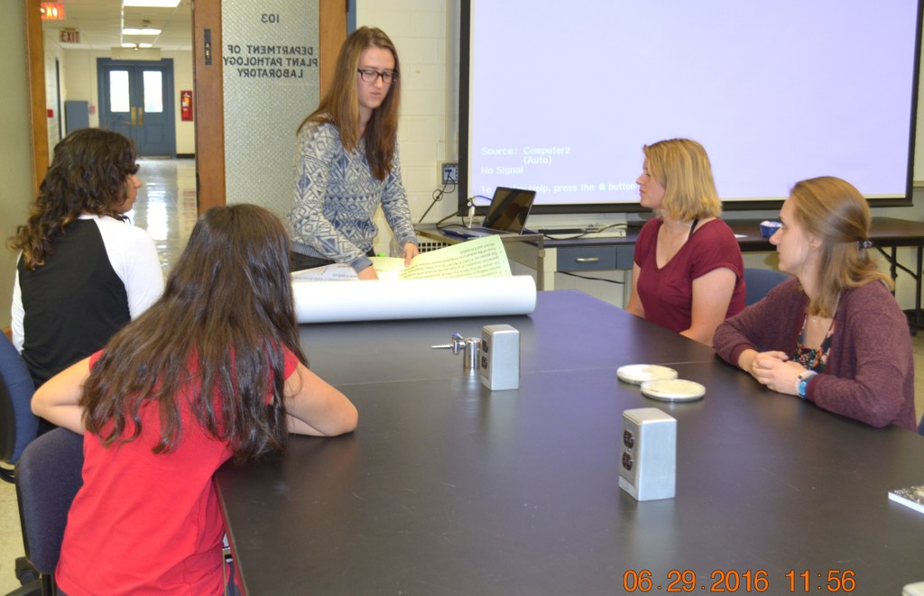 Presenter and Ph.D. student Laura del Sol Bautista Jalón (center) | Image: Nancy Wenner, Penn State University
