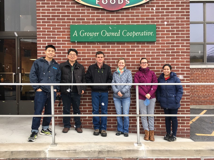 Outside Knouse Foods (L-R) Justin Shih, Yongho Jeon, Phillip Martin, Kari Peter, Laura del Sol Bautista Jalón, and Emma Rosenthal | Image: Kari Peter, Penn State University