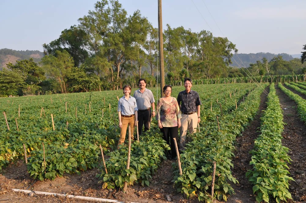 With Beth Gugino, Daniel Orellana, Margarita Palmieri, and Marco Arevalo. Honduras, April 2014.